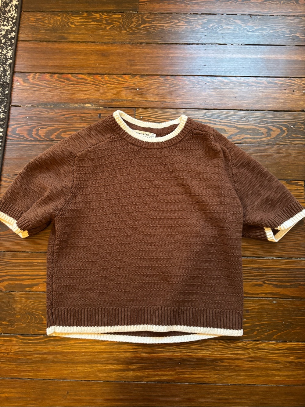 Women’s Abercrombie  Brown Short-Sleeve Knit Sweater with Cream Trim